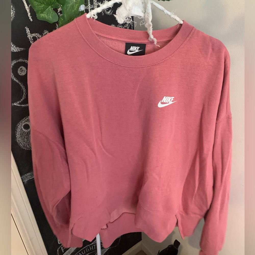 Nike pink crewneck. Size M. Perfect condition.